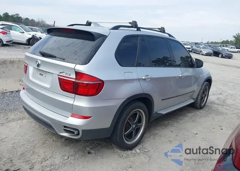2012 BMW X5 xDrive50I z USA, uszkodzony, nr VIN 5UXZV8C56CL423147